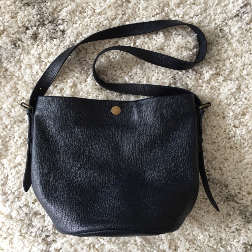 SOLD: Madewell bucket crossbody handbag - Picture 1 of 8